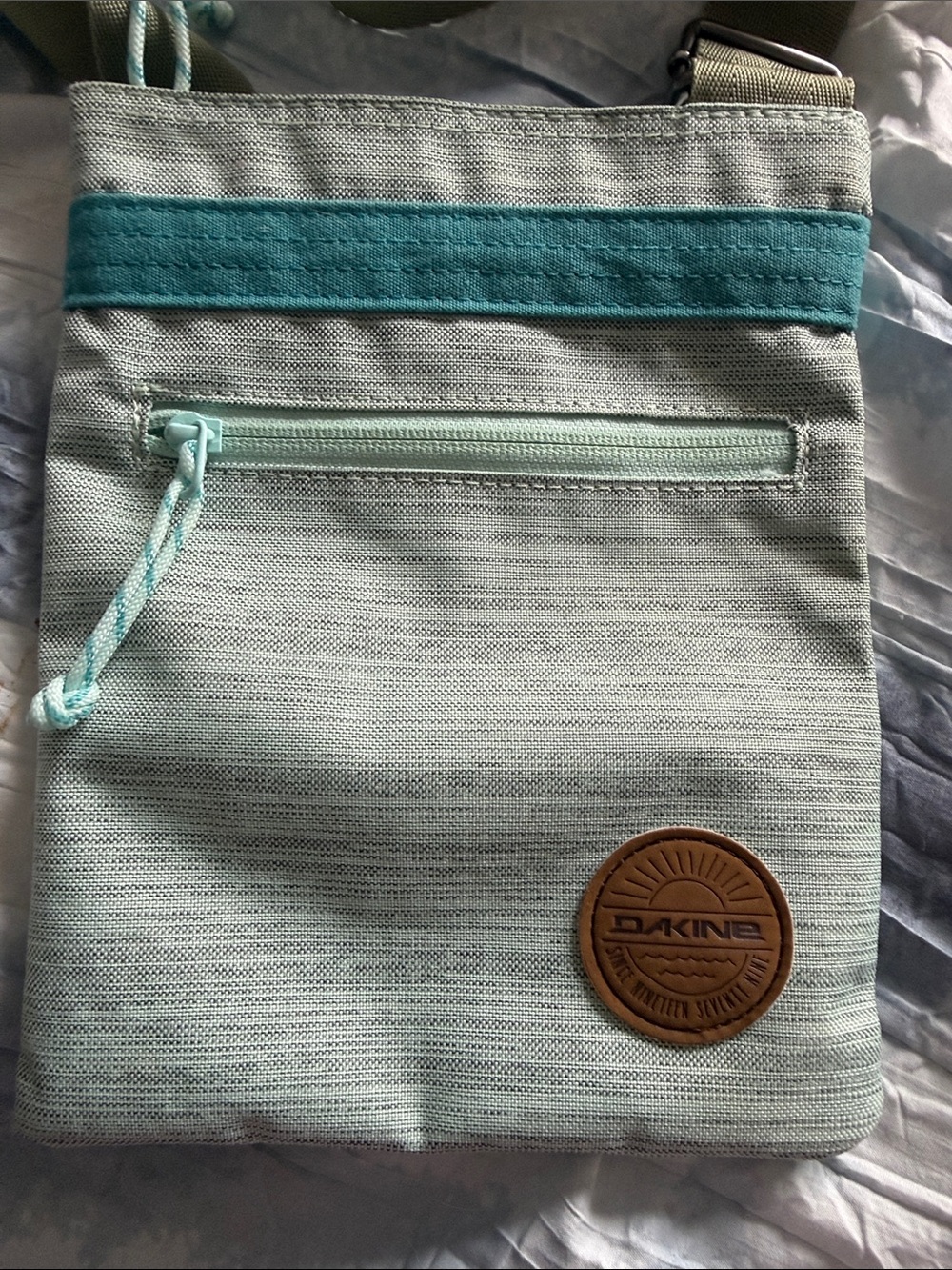 Dakine Mint Green and Teal Crossbody Bag - Picture 3 of 10